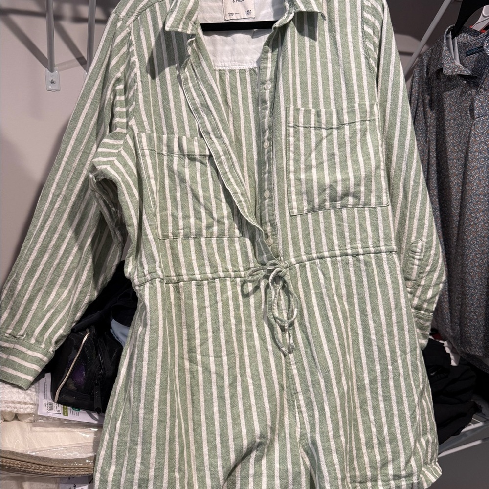 Abercrombie & Fitch Green and White Apparel